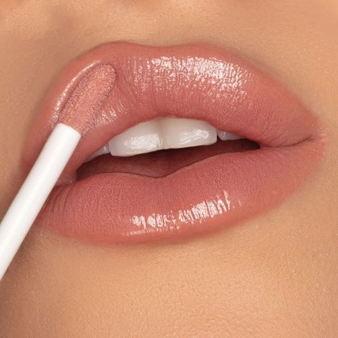 Top 5 Benefits of Using Matte Lip Glosses for Everyday Wear
